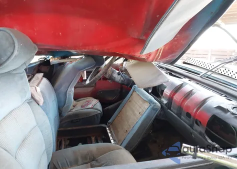 1986 Chevrolet K10 из США, поврежденный, VIN 1GCEK14H7GS151860